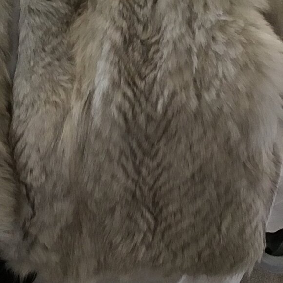 Saga Furs Natural Fox Fur Coat M/10 - Picture 14 of 16